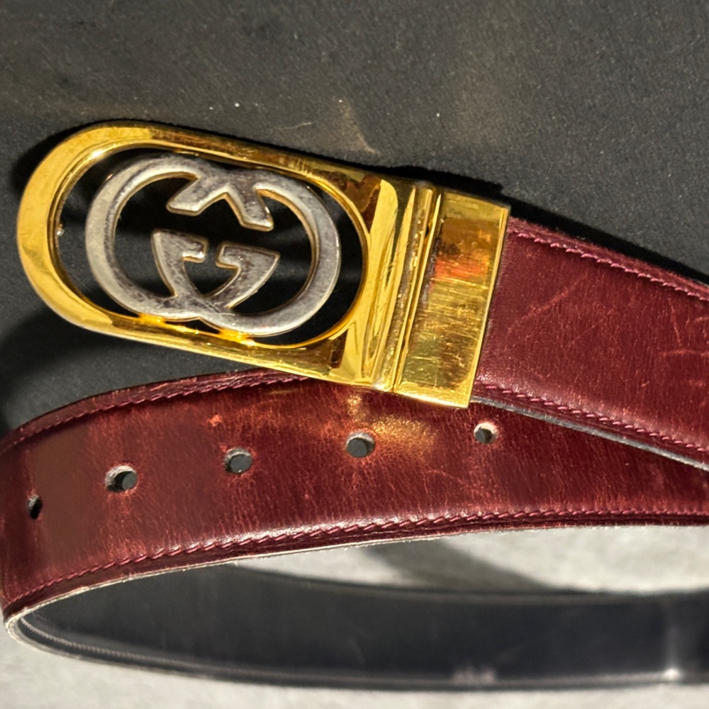 Gucci Belt reversible burgundy/navy blue 36”long (fit 30-32 mens waist).